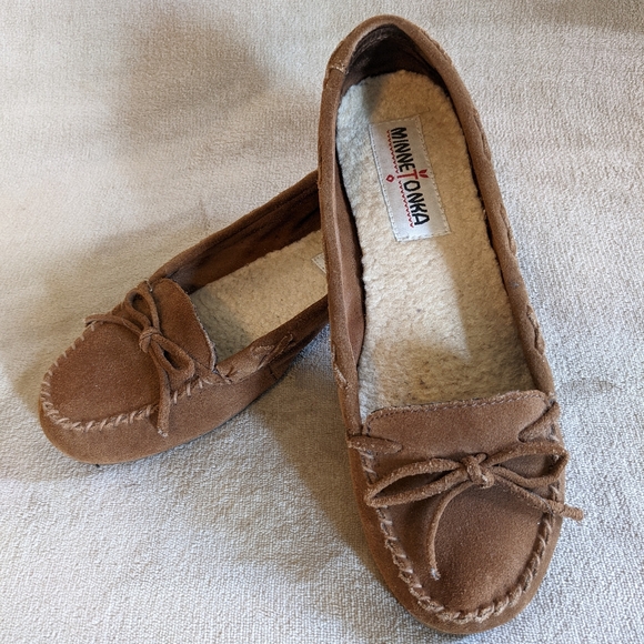 Minnetonka Brown Leather Moccasins - Picture 3 of 7
